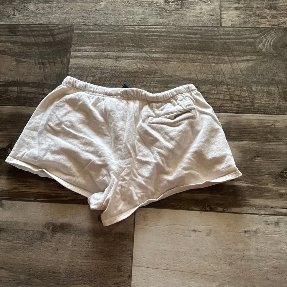 Vuori cream colored organic cotton shorts - Picture 3 of 3